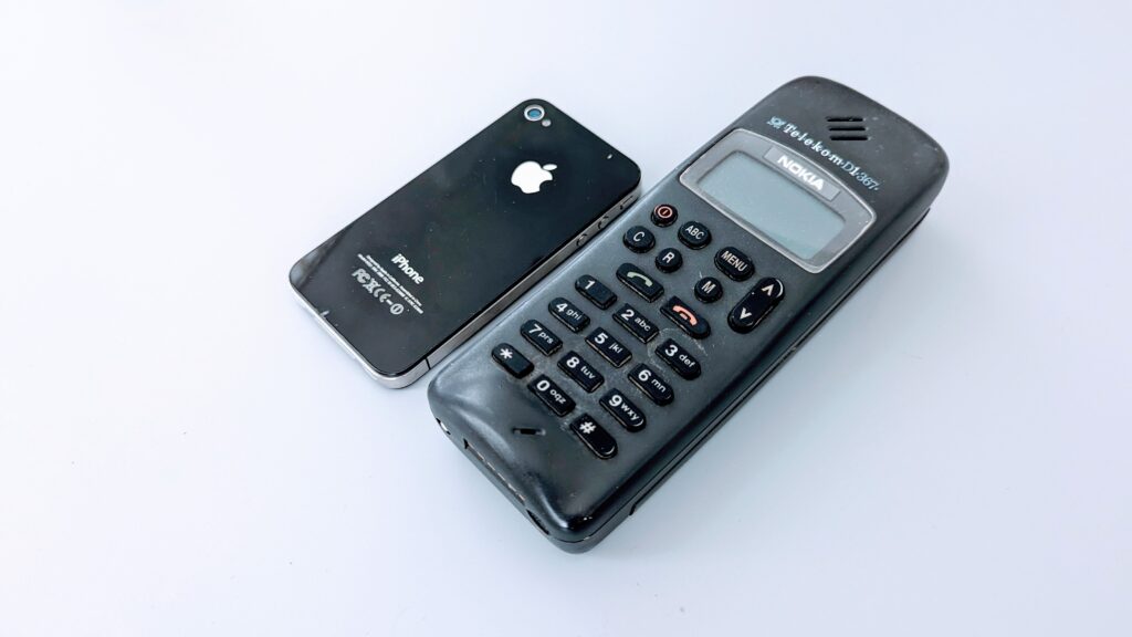Nokia 1011 (1992) vs. iPhone 1 (2007)